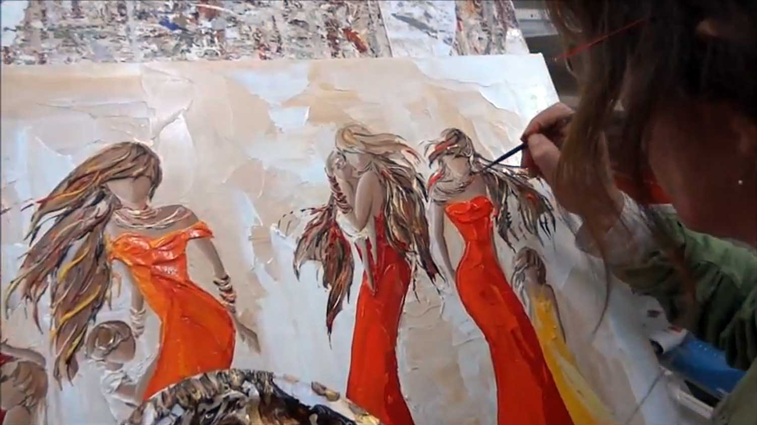 3 Sylvie Adaoust en peinture sur un modèle de femmes et enfants du monde le 27 septembre 2012 dans son atelier de Sanary-sur-mer 3 Sylvie Adaoust en peinture sur un modèle de femmes et enfants du monde le 27 septembre 2012 dans son atelier de Sanary-sur-mer
