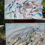 Tableau de lyrisme abstrait « La Danse des Courants » de Sylvie Adaoust présenté sur chevalet dans le jardin de l’atelier