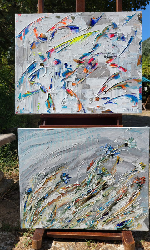 Tableau de lyrisme abstrait « La Danse des Courants » de Sylvie Adaoust présenté sur chevalet dans le jardin de l’atelier